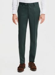 PAKO LORENTE – Gładkie spodnie garniturowe w kolorze zielonym. Zielone eleganckie spodnie męskie Pako Lorente, bez wzorów, z elastanu, eleganckie. Za 399.99 zł.