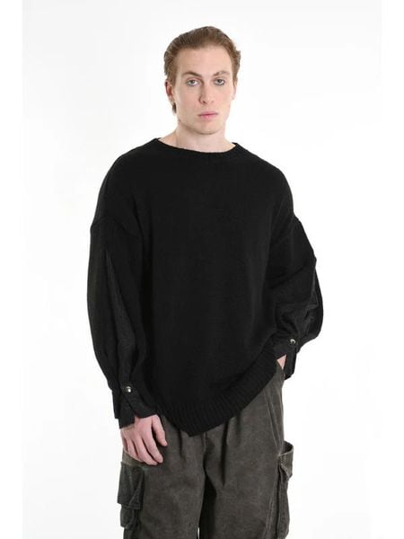 La Haine Inside Us Sweter | 3K M1111 | Mężczyzna | Czarny. Czarne swetry męskie La Haine Inside Us, bez wzorów, z jeansu, eleganckie, bez kołnierzyka, bez ramiączek. W wyprzedaży za 699.00 zł.