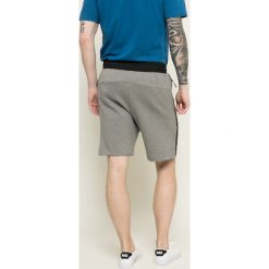 Nike Sportswear - Szorty. Szorty sportowe męskie marki Nike Sportswear. W wyprzedaży za 199.90 zł.