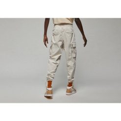 Spodnie męskie nike air jordan statement essentials utility pants light orewood. Brązowe spodnie dresowe męskie Jordan, bez wzorów, z dresówki. Za 389.00 zł.