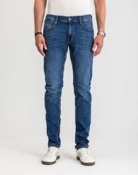 Męskie Spodnie Jeansowe Mustang Style Oregon Tapered Denim Blue 1017123 5000 782. Niebieskie jeansy męskie Mustang, bez wzorów, z denimu. Za 199.99 zł.