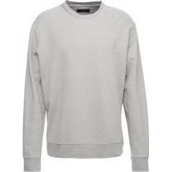 AllSaints VIGO CREW Bluza land grey. Bluzy nierozpinane męskie marki AllSaints. Za 459.00 zł.