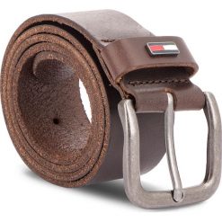 Pasek Męski TOMMY JEANS - Tjm Flag Loop Giftbo AM0AM04136 261. Brązowe paski męskie Tommy Jeans, w paski, z jeansu. Za 179.00 zł.