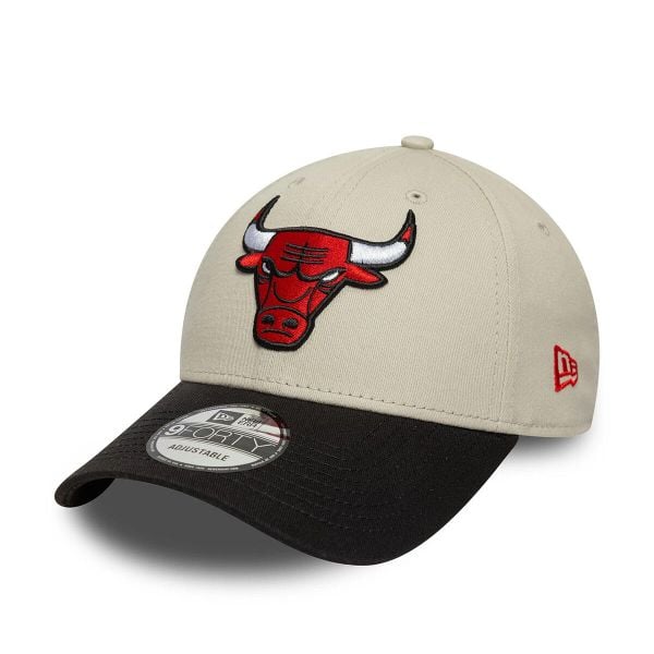 Czapka baseballowa 9forty Chicago Bulls. Brązowe czapki męskie New Era, bez wzorów, sportowe. Za 130.50 zł.