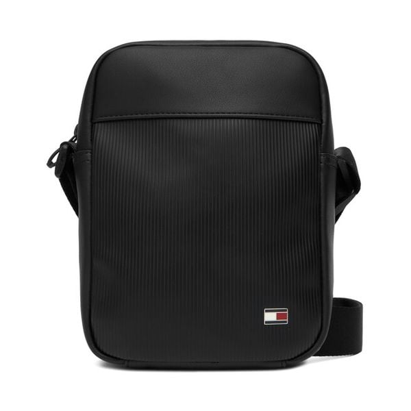 Saszetka Tommy Hilfiger. Czarne saszetki męskie Tommy Hilfiger, bez wzorów, małe. Za 329.99 zł.