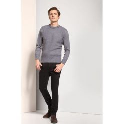 SWETER DŁUGI RĘKAW MĘSKI. Swetry męskie TOP SECRET. W wyprzedaży za 29.99 zł.