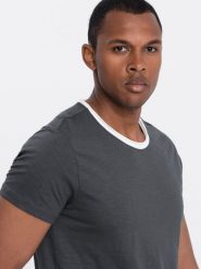 Męski t-shirt z surowym wykończeniem – grafitowy V7. Szare t-shirty męskie Ombre Clothing, l, z aplikacjami, z bawełny, bez kołnierzyka, bez ramiączek. W wyprzedaży za 19.99 zł.