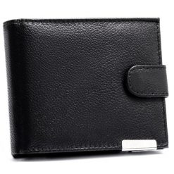 Duży portfel męski ze skóry naturalnej w czarnym kolorze zamykany zatrzaskiem - 4U Cavaldi. Czarne portfele męskie 4U Cavaldi, bez wzorów, ze skóry. Za 45.00 zł.
