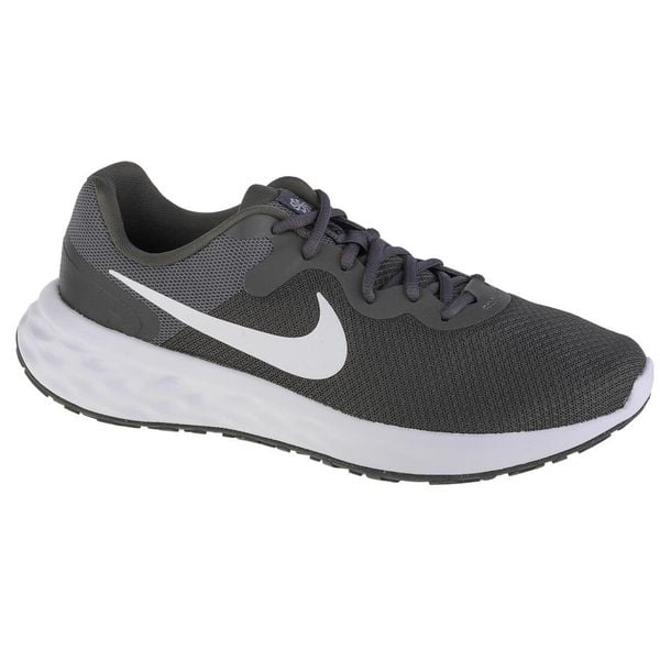 Homme NIKE REVOLUTION 6 NIKE 004-IRON GREY/WHITE SMOKE DC3728 Gris Nike. Szare buty do biegania męskie Nike, bez wzorów, z materiału, bez zapięcia, do biegania, nike revolution. Za 314.00 zł.