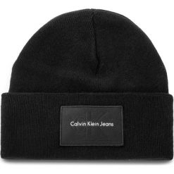 Czapka CALVIN KLEIN JEANS - J Re-Issue Beanie K40K400100 001. Czarne czapki męskie Calvin Klein Jeans, z jeansu. W wyprzedaży za 139.00 zł.