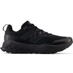 Buty męskie New Balance Fresh Foam Garoé v2 MTGAROK2 – czarne. Czarne buty do biegania męskie New Balance, bez wzorów, z materiału, bez zapięcia, do biegania. Za 529.99 zł.