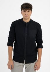 Bawełniana koszula, Regular Fit, K-BASTO. Czarne koszule męskie Volcano, m, bez wzorów, z bawełny, bez kołnierzyka, bez ramiączek. Za 149.99 zł.