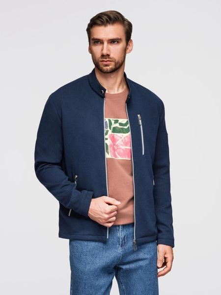 Strukturalna kurtka biker męska ze stójką – ciemnoniebieska V1 - Rozmiar: L. Niebieskie kurtki męskie Ombre Clothing, l, bez wzorów, z dzianiny, eleganckie, bez ramiączek, bez kaptura. W wyprzedaży za 179.99 zł.