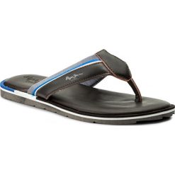 Japonki PEPE JEANS - Barrel Fabric PMS90050 Dk Brown 898. Klapki i japonki męskie marki Pepe Jeans. W wyprzedaży za 119.00 zł.