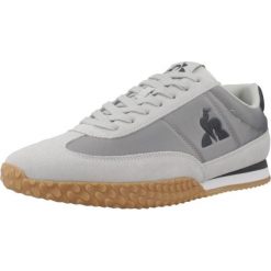 Buty LE COQ SPORTIF VELOCE I Szary. Szare buty trekkingowe męskie le coq sportif, bez wzorów, ze skóry, bez zapięcia, trekkingowe. Za 349.99 zł.