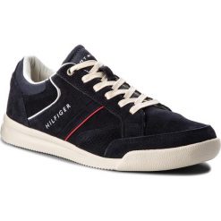 Sneakersy TOMMY HILFIGER - Corporate Detail Suede Sneaker FM0FM01622 Midnight 403. Buty sportowe na co dzień męskie Tommy Hilfiger. W wyprzedaży za 279.00 zł.