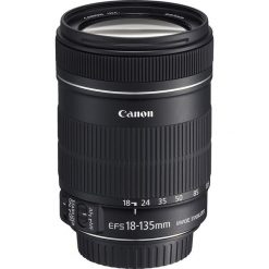 Canon EF-S 18-135 mm f/3.5-5.6 IS Obiektyw. Akcesoria fotograficzne Canon. Za 1,739.00 zł.