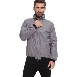 Kurtka w kolorze jasnoszarym. Szare kurtki męskie Lonsdale, Kangol, Crosshatch, l, bez wzorów, bez ramiączek, bez kaptura. W wyprzedaży za 159.95 zł.