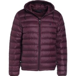 Polo Ralph Lauren Kurtka puchowa autumn wine. Kurtki męskie marki Polo Ralph Lauren. W wyprzedaży za 944.25 zł.