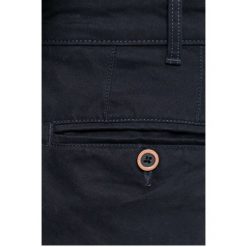 Wrangler - Spodnie. Eleganckie spodnie męskie Wrangler. W wyprzedaży za 139.90 zł.