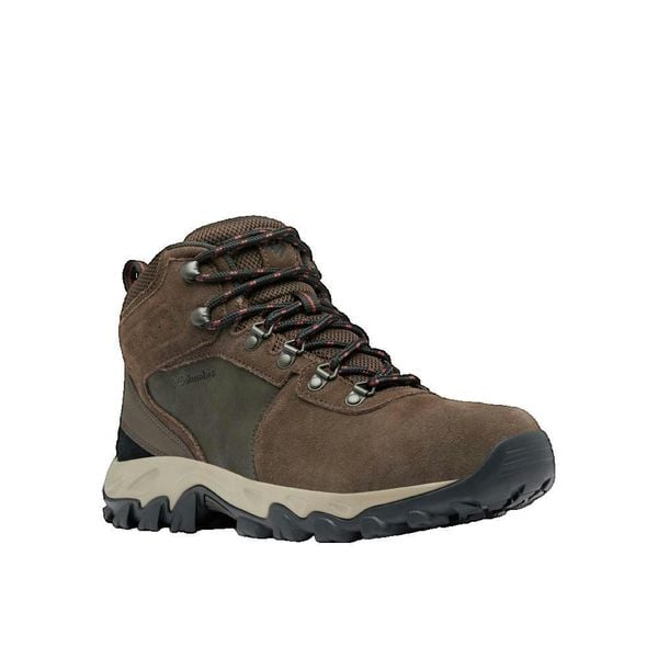 Buty trekkingowe męskie Columbia Newton Ridge Plus II Suede WP. Brązowe buty trekkingowe męskie Columbia, bez wzorów, z zamszu, bez zapięcia, trekkingowe. Za 423.86 zł.
