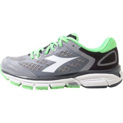 Diadora MYTHOS SHINDANO 5 Obuwie do biegania treningowe gray/green. Buty do biegania męskie marki Diadora. Za 449.00 zł.
