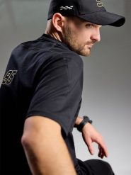 4F T-shirt regular męski 4F x Bartosz Zmarzlik - czarny 3XL. Czarne t-shirty męskie 4f, m, bez wzorów, z bawełny, bez kołnierzyka, bez ramiączek. Za 99.99 zł.