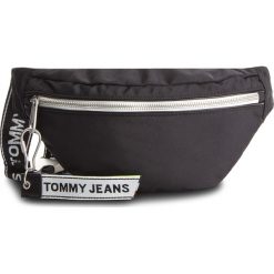 Saszetka nerka TOMMY JEANS - Tju Logo Tape Bumbag AU0AU00389 002. Saszetki męskie marki QUECHUA. Za 349.00 zł.