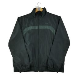 Second life - Męska czarna kurtka do dresu - Jak nowy. Czarne kurtki męskie Nike, m, bez wzorów, z dresówki, casualowe, bez ramiączek, bez kaptura. Za 114.17 zł.