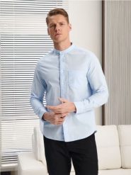 Koszula regular - błękitny. Niebieskie koszule męskie Sinsay, l, bez wzorów, z bawełny, bez kołnierzyka, bez ramiączek. Za 45.99 zł.