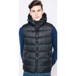 Hilfiger Denim - Bezrękawnik puchowy. Kamizelki męskie marki Hilfiger Denim. W wyprzedaży za 649.90 zł.