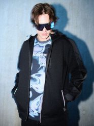 4F Bluza dresowa regular z kapturem męska - czarna XL. Czarne bluzy rozpinane męskie 4f, m, bez wzorów, z bawełny, z kapturem. Za 269.99 zł.