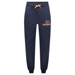 Geographical Norway Jogging Pant MAELO PR MEN 100 (WY1554H/GN/Navy). Niebieskie długie spodnie sportowe męskie Geographical Norway, na lato, bez wzorów, do biegania. Za 109.00 zł.