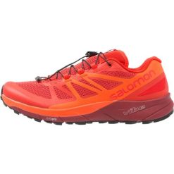 Salomon SENSE RIDE Obuwie do biegania Szlak fiery red/scarlet ibis/red dalhia. Buty do biegania męskie marki Salomon. W wyprzedaży za 471.20 zł.