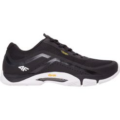 Buty sportowe męskie OBMS102 - głęboka czerń. Czerwone buty do biegania męskie 4f, z gumy. Za 349.99 zł.