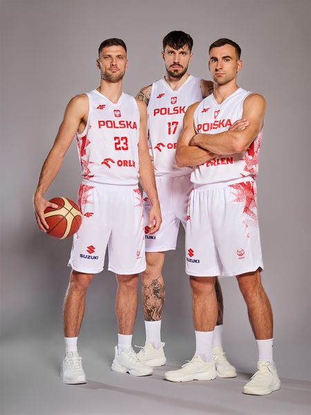 4F Koszulka reprezentacyjna z możliwością personalizacji męska 4F x PZKOSZ - biała XS. Białe t-shirty męskie 4f, l, bez wzorów, z materiału, klasyczne, bez ramiączek. Za 279.99 zł.