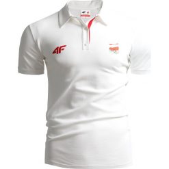 Koszulka polo męska Polska Pyeongchang 2018 TSM211 - BIAŁY. Białe koszulki polo męskie 4f, na zimę, z napisami, z bawełny, z dekoltem na plecach. W wyprzedaży za 99.99 zł.
