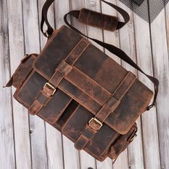 TORBA MĘSKA NA RAMIĘ NA LAPTOPA SKÓRZANA VINTAGE PAOLO PERUZZI T-106-HBR. Brązowe torby na laptopa męskie bez wzorów, z materiału. Za 313.65 zł.