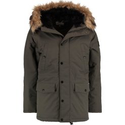 Carhartt WIP ANCHORAGE Kurtka zimowa cypress. Kurtki męskie Carhartt WIP. W wyprzedaży za 629.25 zł.