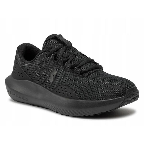 Buty sportowe dla mężczyzn Under Armour Charged Surge 4. Brązowe buty do biegania męskie Under Armour, bez wzorów, bez zapięcia, do biegania. W wyprzedaży za 179.00 zł.