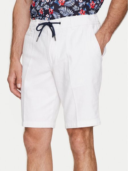 Bugatti Szorty materiałowe 4029 56419A Biały Regular Fit. Białe szorty męskie Bugatti, bez wzorów, z bawełny. Za 369.99 zł.