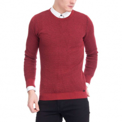 Sweter w kolorze bordowym. Czerwone swetry męskie RNT23, z okrągłym kołnierzem. W wyprzedaży za 89.95 zł.