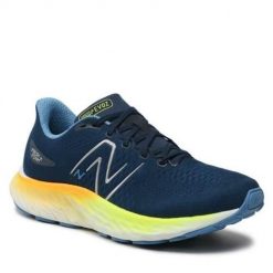 Buty do chodzenia męskie New Balance MEVOZLH3. Niebieskie buty do biegania męskie New Balance, bez wzorów, z materiału, bez zapięcia, do biegania. Za 526.90 zł.