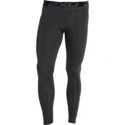 2XU ACCELERATE COMPRESSION Legginsy duffel camo/nero. Długie spodnie sportowe męskie marki 2XU. W wyprzedaży za 356.30 zł.