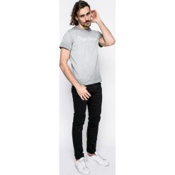 Pepe Jeans - Jeansy Hatch. Czarne jeansy męskie Pepe Jeans, z aplikacjami, z bawełny, z obniżonym stanem. W wyprzedaży za 299.90 zł.