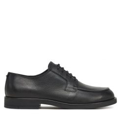 Półbuty Calvin Klein. Czarne eleganckie półbuty męskie Calvin Klein, wizytowe, bez obcasa, bez zapięcia. Za 799.99 zł.
