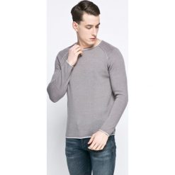 Review - Sweter. Szare swetry męskie Review, z bawełny, z okrągłym kołnierzem. W wyprzedaży za 49.90 zł.