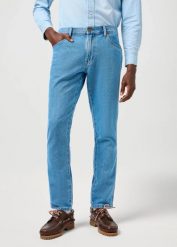 MESKIE SPODNIE WRANGLER RIVER JUNGLE COOL 112364494. Jeansy męskie Wrangler, bez wzorów, z jeansu. Za 219.99 zł.