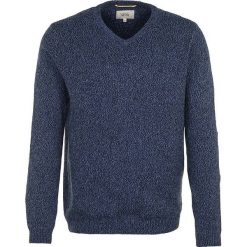 Sweter w kolorze granatowym. Niebieskie swetry męskie Camel Active, bez wzorów, ze skóry, bez kołnierzyka, bez ramiączek. W wyprzedaży za 175.95 zł.