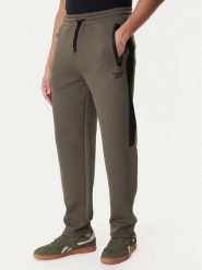 Reebok Spodnie dresowe Andrews RK25545CCM Zielony Regular Fit. Zielone spodnie dresowe męskie Reebok, bez wzorów, z dresówki. Za 279.99 zł.